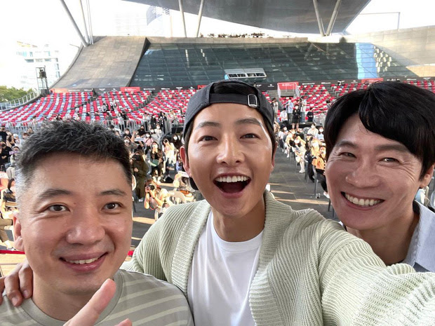 Song Joong Ki có động thái là sau khi bị Song Hye Kyo cà khịa khiến fan thích thú? - Hình 1