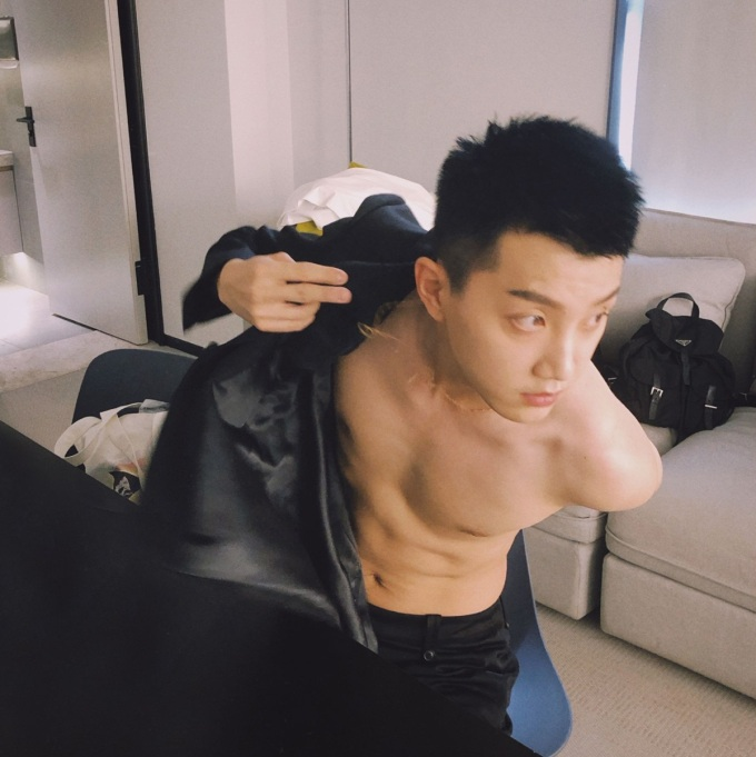 Trần Vỹ Đình khoe cơ bụng Mlem Mlem, fan cà khịa Nhậm Gia Luân xài hàng pha-ke - Hình 10
