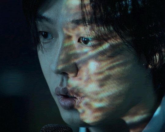 Kim Hyun Joo "Shoes of Glass" plays a new Netflix blockbuster about cult, visual and acting are both shocking - Photo 6