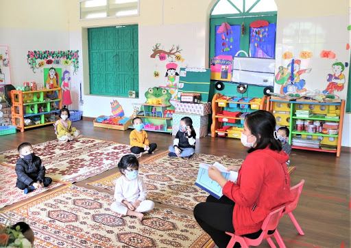 COVID-19 thâm nhập trường học | Hiệu trưởng cùng hàng loạt học sinh phải cách ly - Hình 3