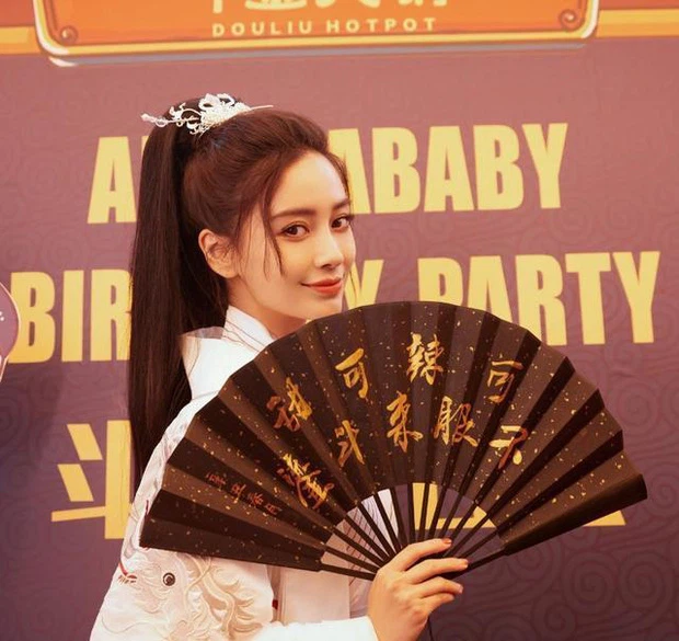 Angela Baby - Huỳnh Hiểu Minh: Chàng muốn níu kéo, nàng nhất quyết ly hôn? - Hình 4