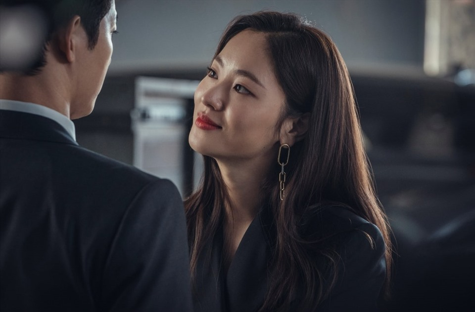 Jeon Yeo Bin tình mới của Song Joong Ki hài hước với màn động chạm gây bão cực mạnh - Hình 1