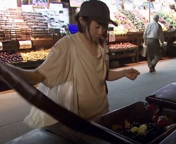 Kate Hashimoto - Thánh hà tiện kiếm 2,7 tỷ đồng/năm nhưng vẫn bới rác tìm đồ ăn - Hình 2