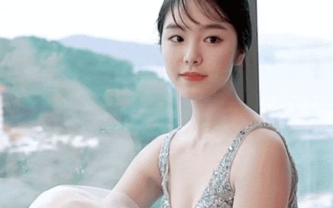 Karata Erika - Ngọc nữ Nhật bị triệt đường sống vì giật chồng khi mới 19 tuổi - Hình 2