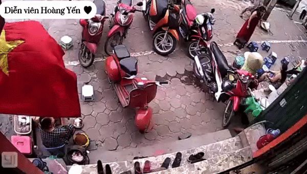 Cô Xuyến Hoàng Yến lộ clip lăng mạ người bán hàng rong - Hình 1