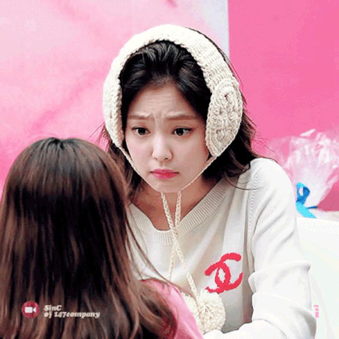 Jennie (BLACKPINK) revealed her true personality at the fansign - Photo 3