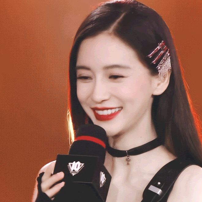 Angelababy lộ body mỏng như lá lúa giữa lùm xùm Huỳnh Hiểu Minh gặp hạn - Hình 4