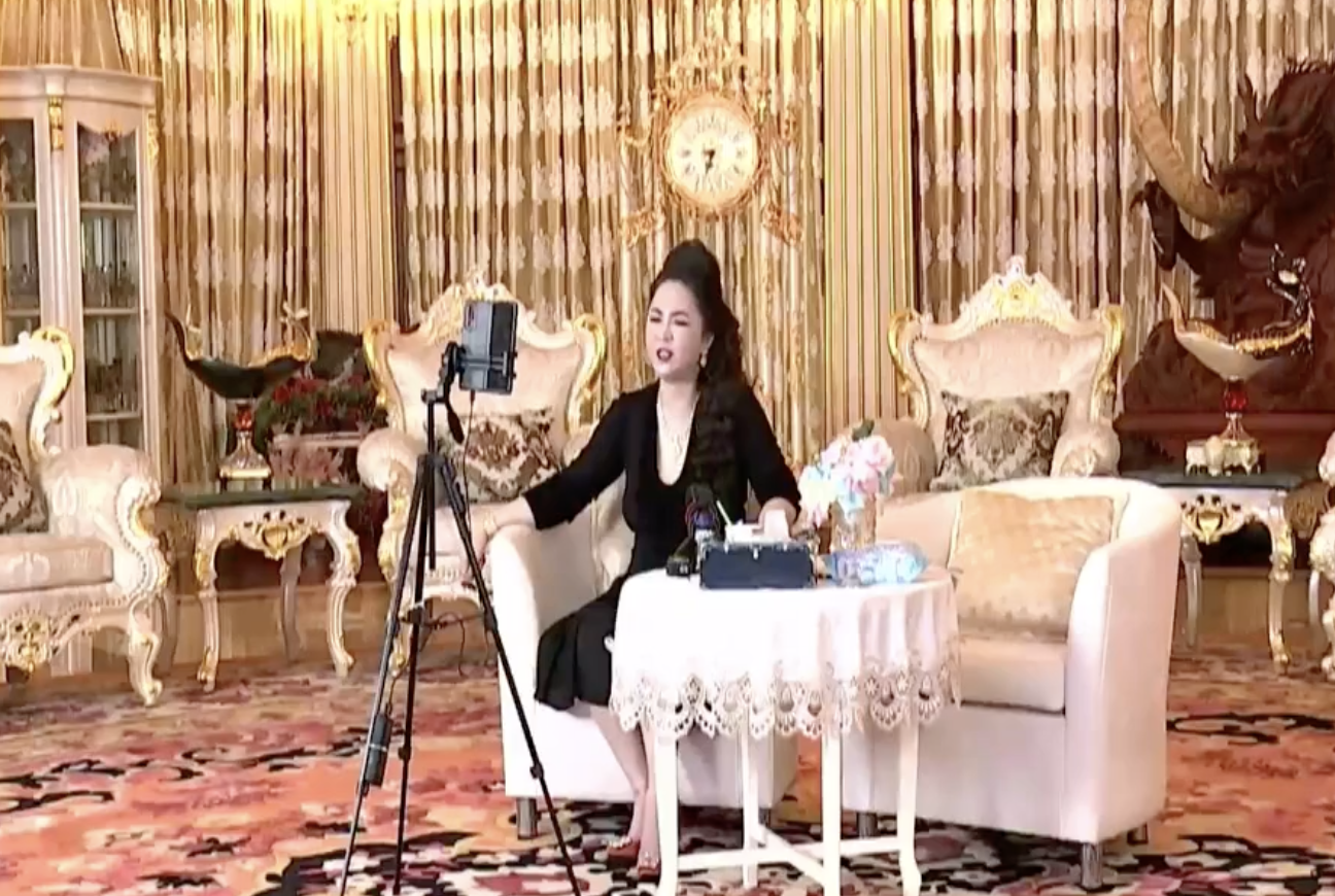 Bị cư dân mạng tràn vào livestream đòi 50 tỷ, bà Phương Hằng gay gắt: Tôi chưa bao giờ nuốt lời, đừng hỗn xược như vậy! - Hình 4