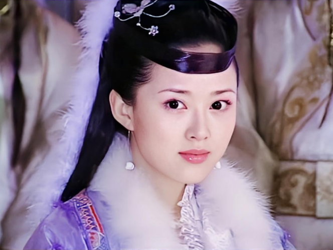 Nhan Đan Thần - Hằng Nga đẹp nhất màn ảnh: Bạn học Triệu Vy, giúp Lưu Diệc Phi một bước lên mây - Hình 4
