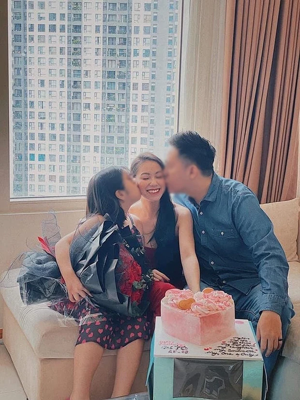 Phẫn nộ dì ghẻ trước khi bạo hành đưa bé gái đi chùa cầu phúc, lộ rõ thói 2 mặt, diện đồ phản cảm - Hình 2