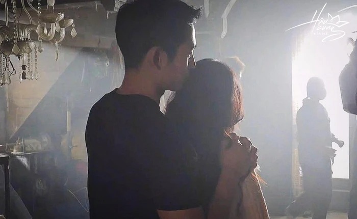 Jisoo (BLACKPINK) lộ ảnh được Jung Hae In hôn lên tóc cực tình, ngầm khẳng định hẹn hò? - Hình 2