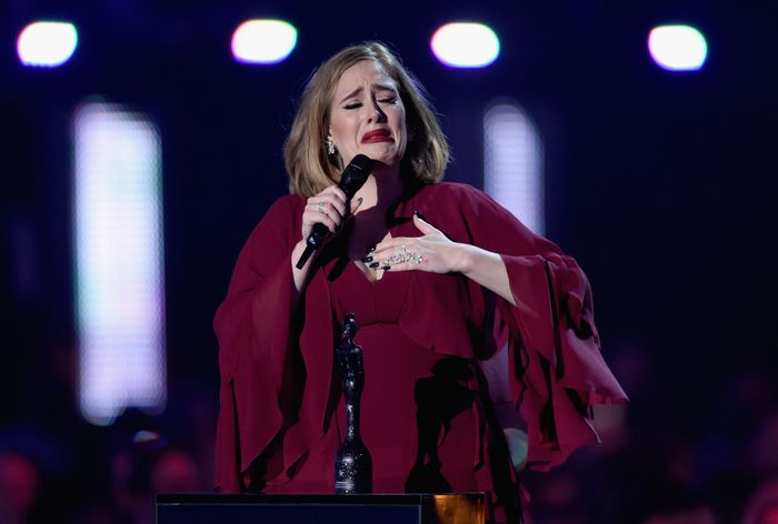 Adele mắc bệnh nặng sau khi ly hôn chồng, nghẹn ngào tiết lộ góc khuất khiến fan xót xa? - Hình 1