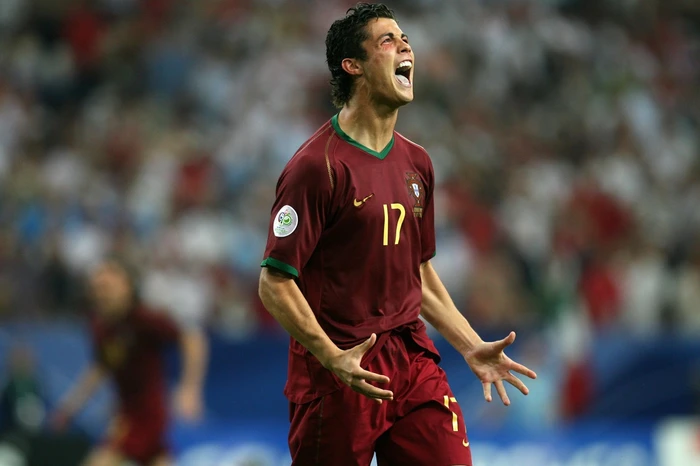 Ronaldo cao ngạo hưởng đặc quyền gây choáng dù trở thành ngôi sao dở nhất lịch sử World Cup? - Hình 3
