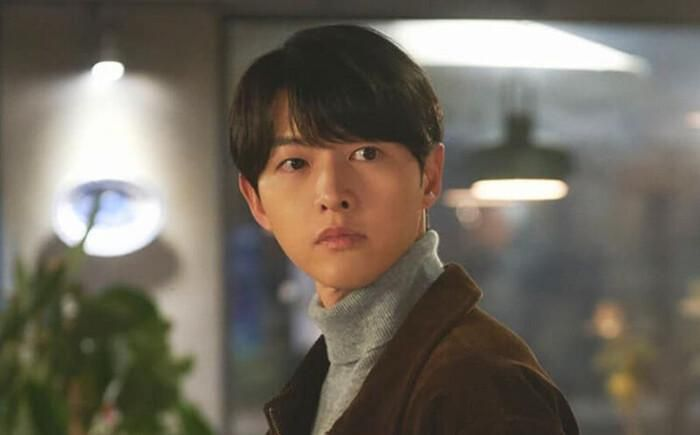 Song Joong Ki bị chỉ trích vì mải yêu đương mà bỏ bê bản thân hậu công khai hẹn hò với tình mới - Hình 3