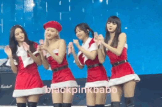 BLACKPINK hóa 'bà già Noel' quyến rũ suýt 'lộ', fan BTS 'nở mặt' vì V làm 1 việc chấn động KPOP - Hình 2