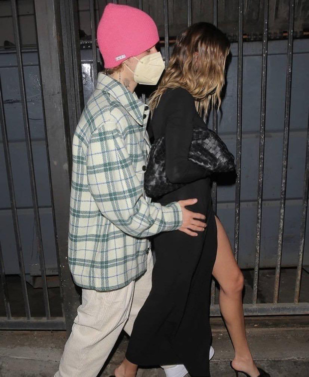 Justin Bieber và những lần gây tranh cãi với bàn tay hư đặt ở nơi khó nói của Hailey - Hình 8