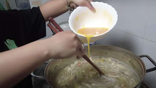 Khoa Pug đóng nhà hàng hùn hạp với Vương Phạm, Quỳnh Trần JP gây tranh cãi vì hành động lãng phí? - Hình 5