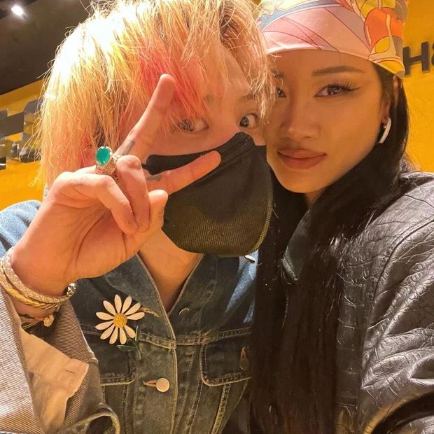 Jennie và G-Dragon hiếm hoi xuất hiện tại cùng sự kiện, tình tin đồn của Rosé cũng có mặt - Hình 1