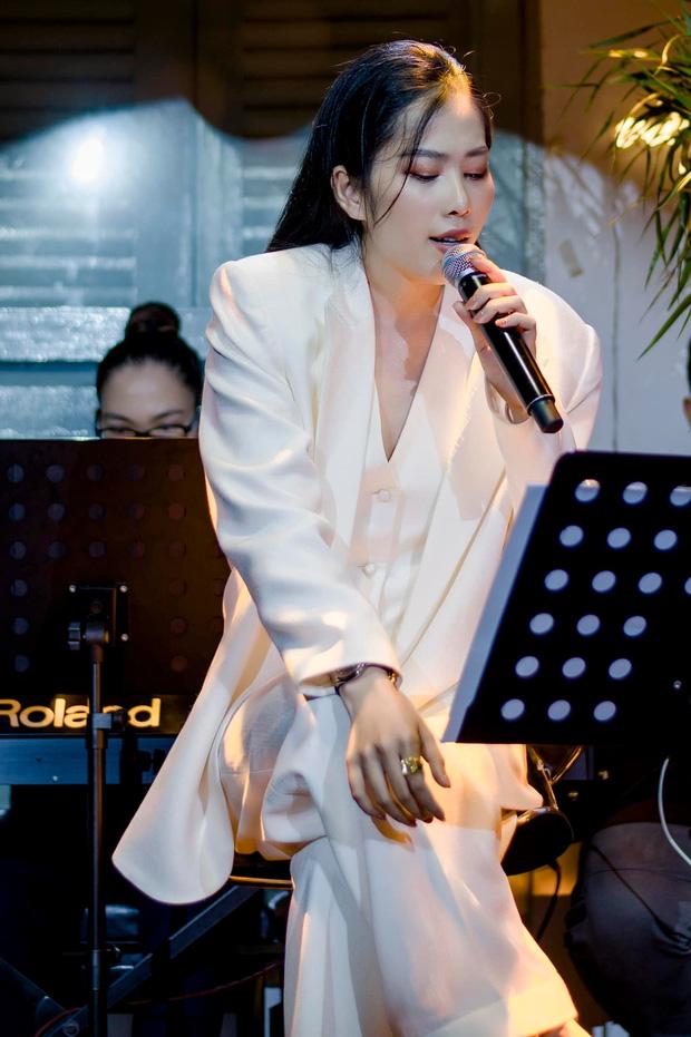 Nam Em gây sốc với dáng ngồi khó chấp nhận ở Miss World Vietnam 2022 - Hình 7