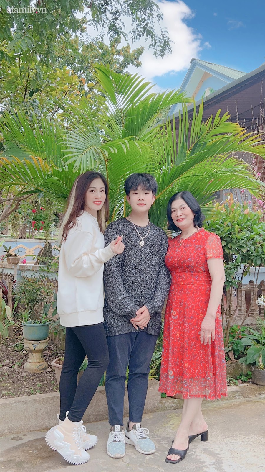 TikToker triệu view Trang Chun: Thu nhập gần trăm triệu, kéo cả bố mẹ và em trai cùng làm clip! - Hình 6