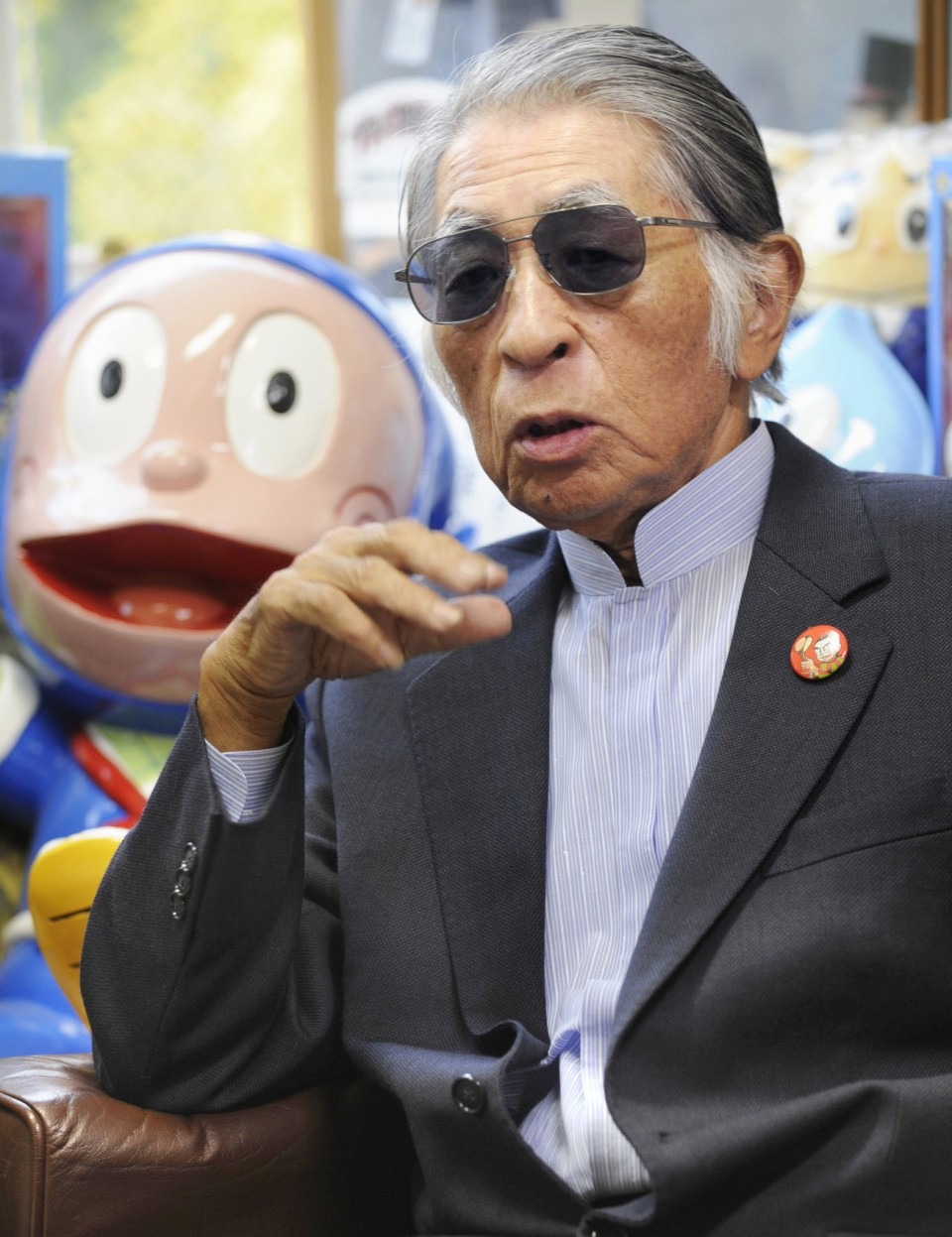 Hiroshi Fujimoto: Hiroshi Fujimoto - một trong những tên tuổi lớn trong lịch sử manga Nhật Bản. Những tác phẩm của ông đã góp phần không nhỏ vào sự phát triển và lan rộng của nền văn hóa manga trên toàn thế giới. Hãy khám phá những tác phẩm đầy sáng tạo của Hiroshi Fujimoto và cùng tìm hiểu về cuộc đời của ông.