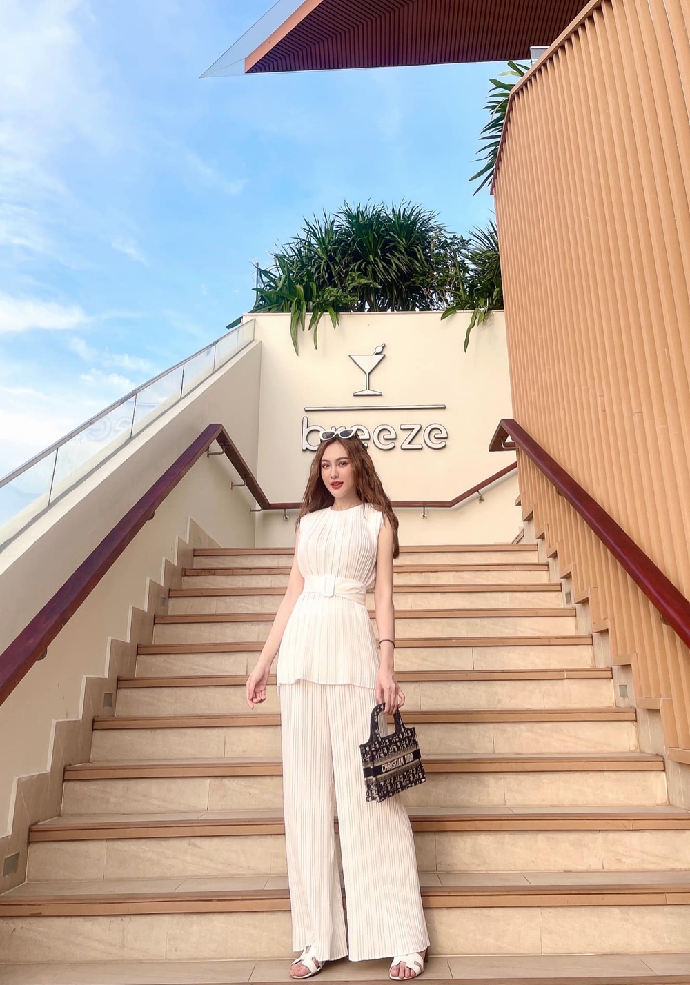 Hot girl đời đầu Kelly Nguyễn: Suýt bị mất cằm vì 6 lần thẩm mỹ, U40 đẹp, sang nhưng vẫn cô đơn - Hình 7