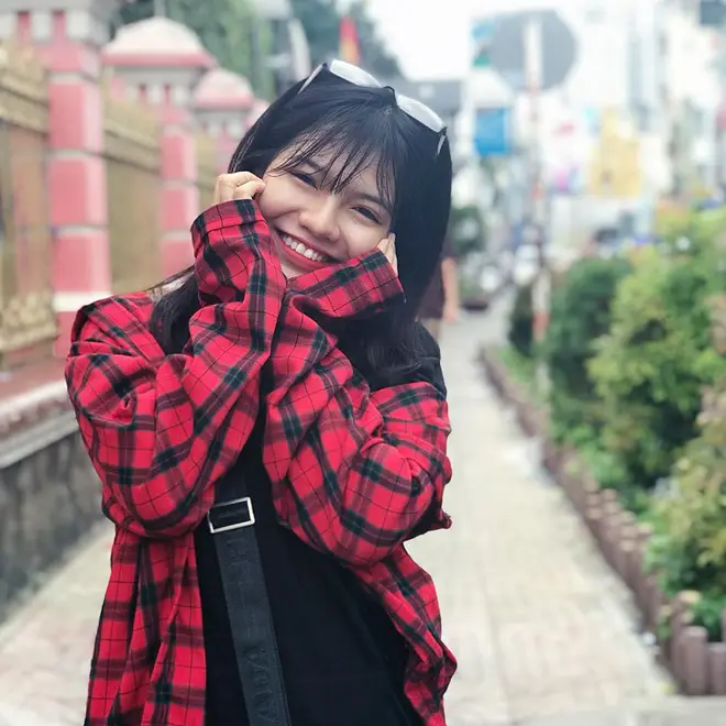 Lisa Việt Nam CiiN xinh đẹp từ nhỏ nhưng vẫn gây tranh cãi, sau khi sửa mũi lại được khen hết lời - Hình 4