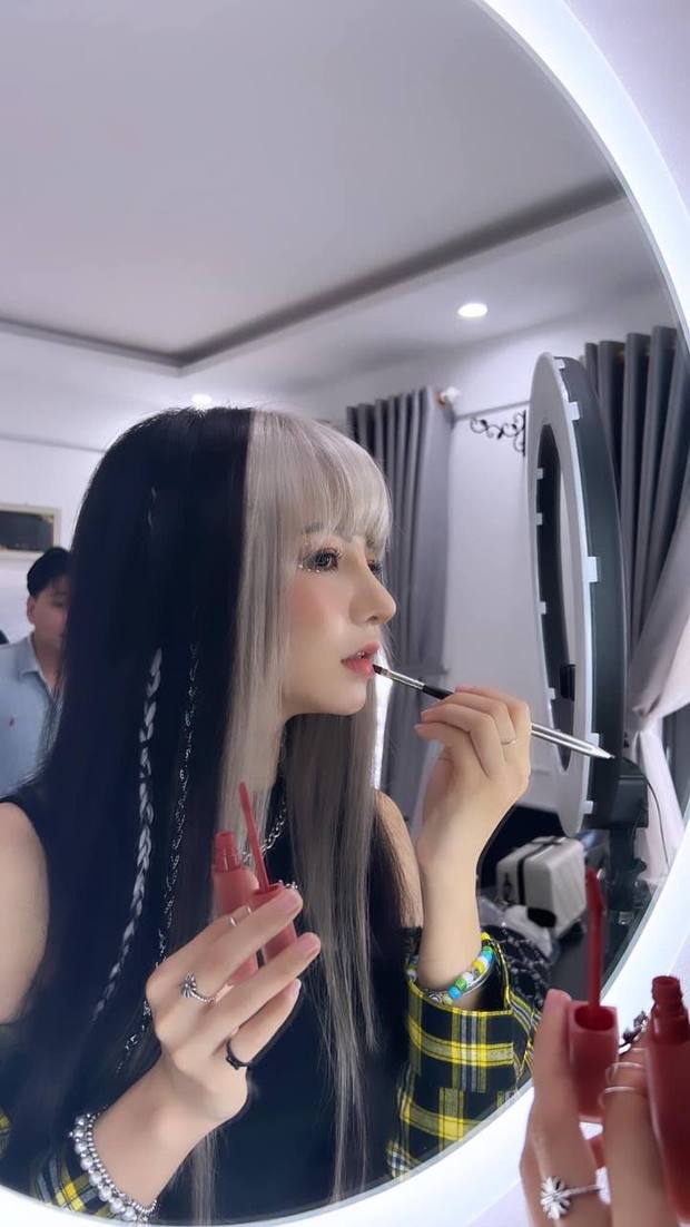 Lisa Việt Nam CiiN xinh đẹp từ nhỏ nhưng vẫn gây tranh cãi, sau khi sửa mũi lại được khen hết lời - Hình 13