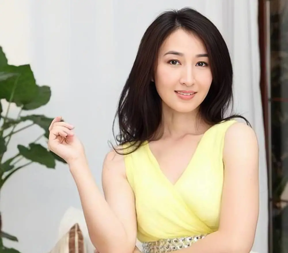 Quan Vịnh Hà suy sụp, khóc ngất khi hay tin em trai tử nạn - Hình 1