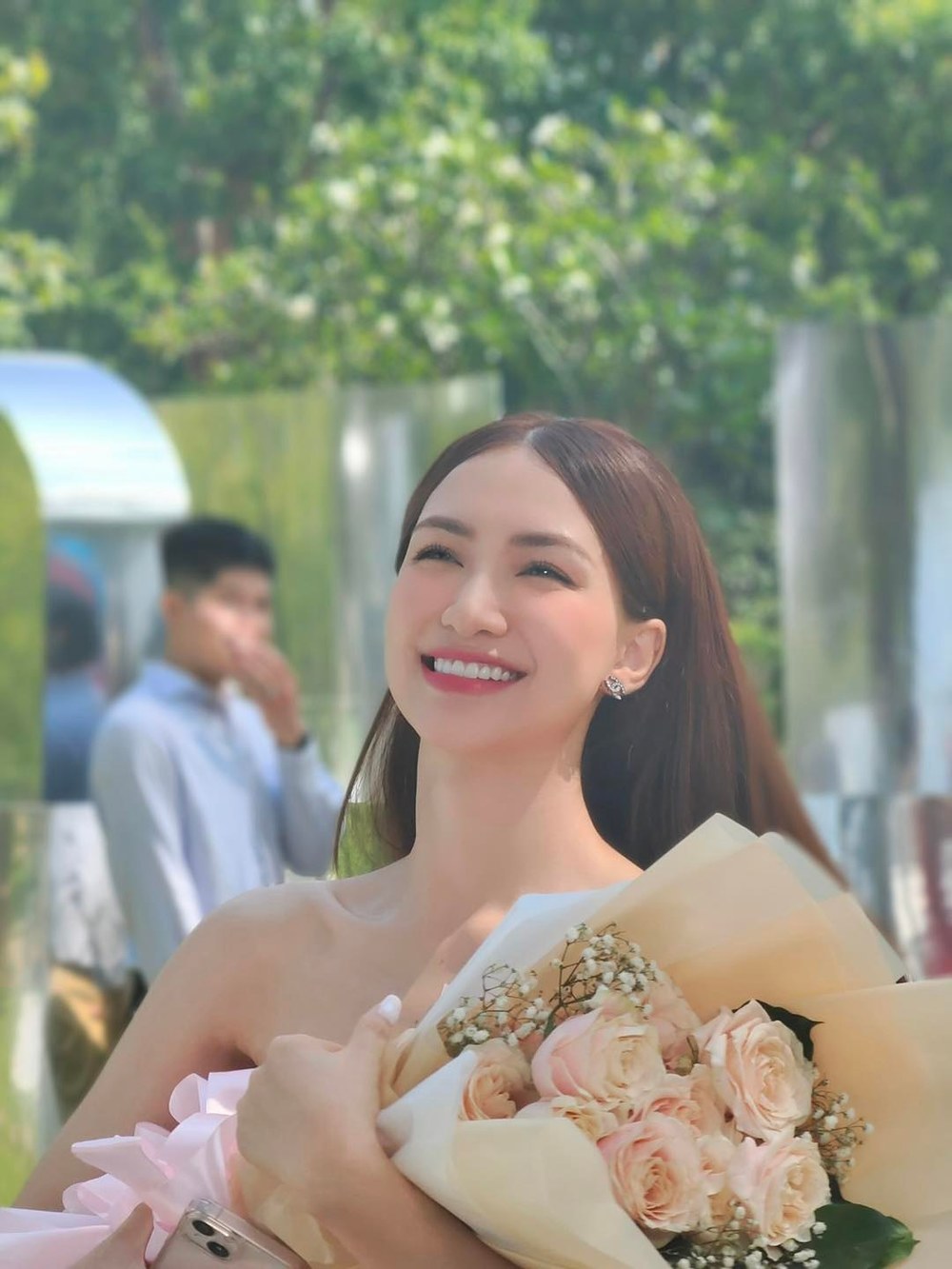 Thiếu gia Minh Hải có hạnh phúc mới sau khi chia tay Hoà Minzy: 'Cảm ơn ai đó' - Hình 9