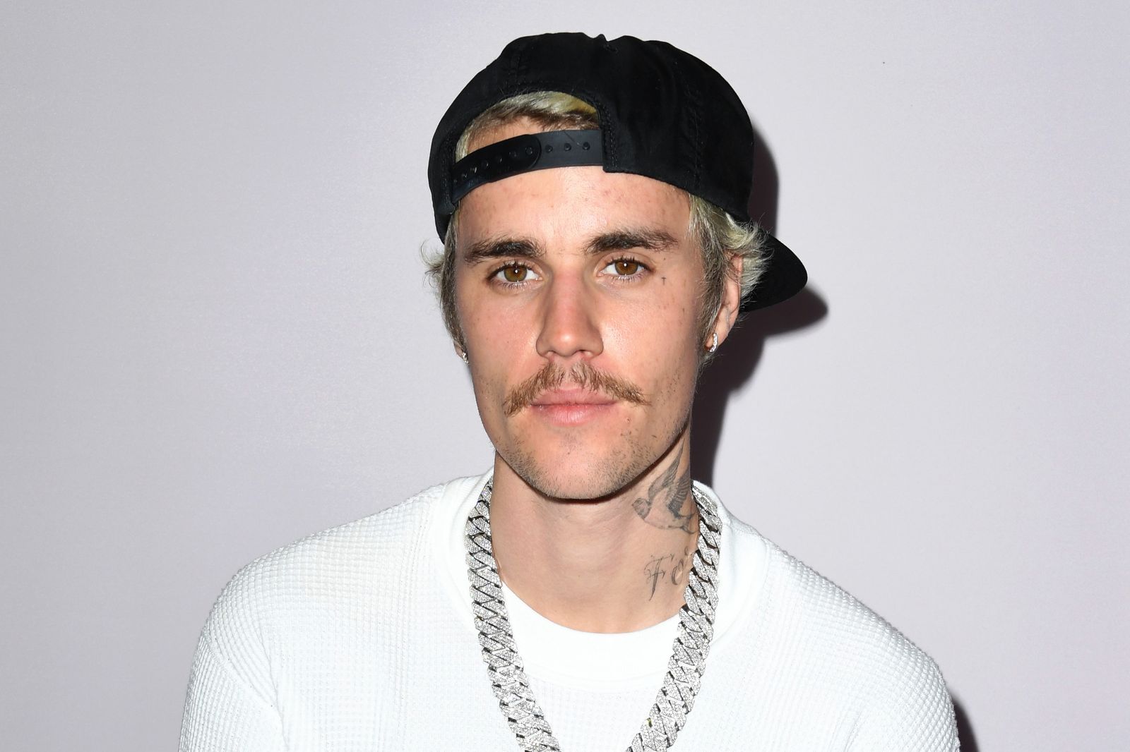Justin Bieber stopped singing: Can't perform because of facial ...