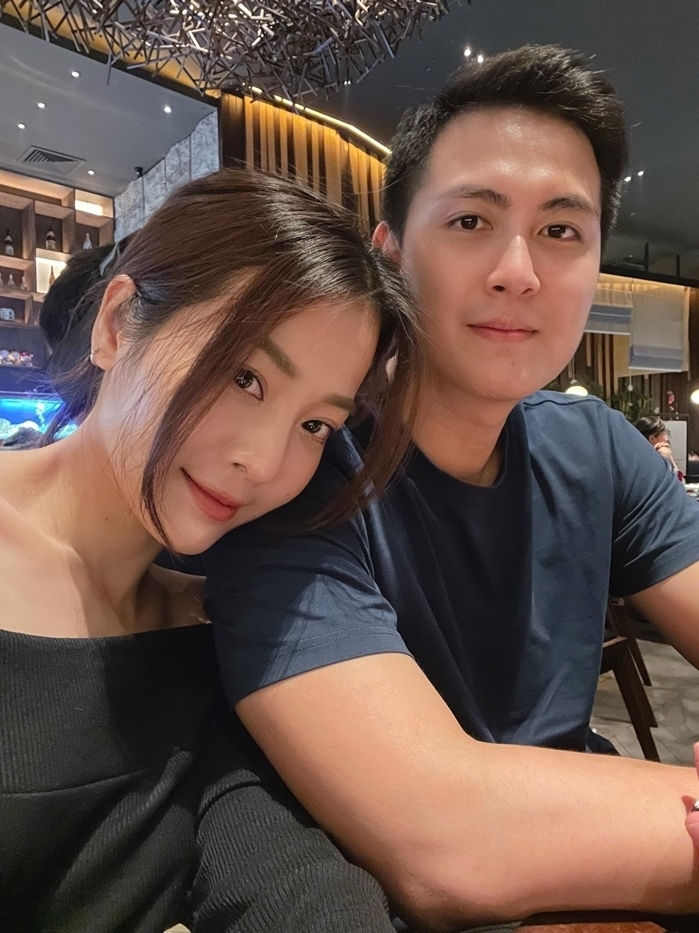 Karen Nguyễn khoe thiệp cưới cùng bạn trai doanh nhân - Hình 7