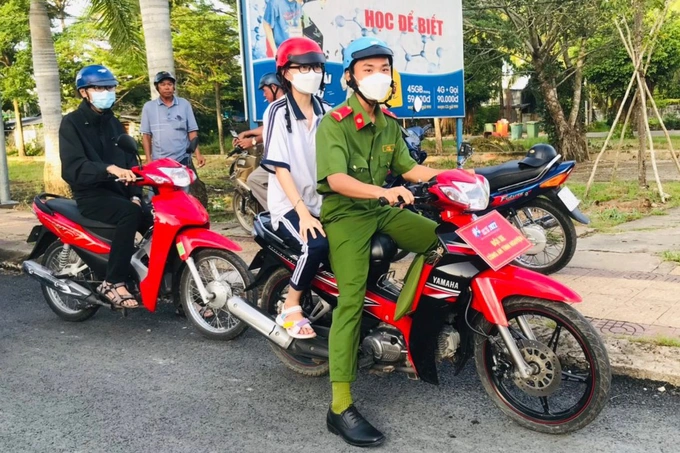 1001 câu chuyện của các sĩ tử trong kỳ thi tốt nghiệp THPT 2022 - Hình 6
