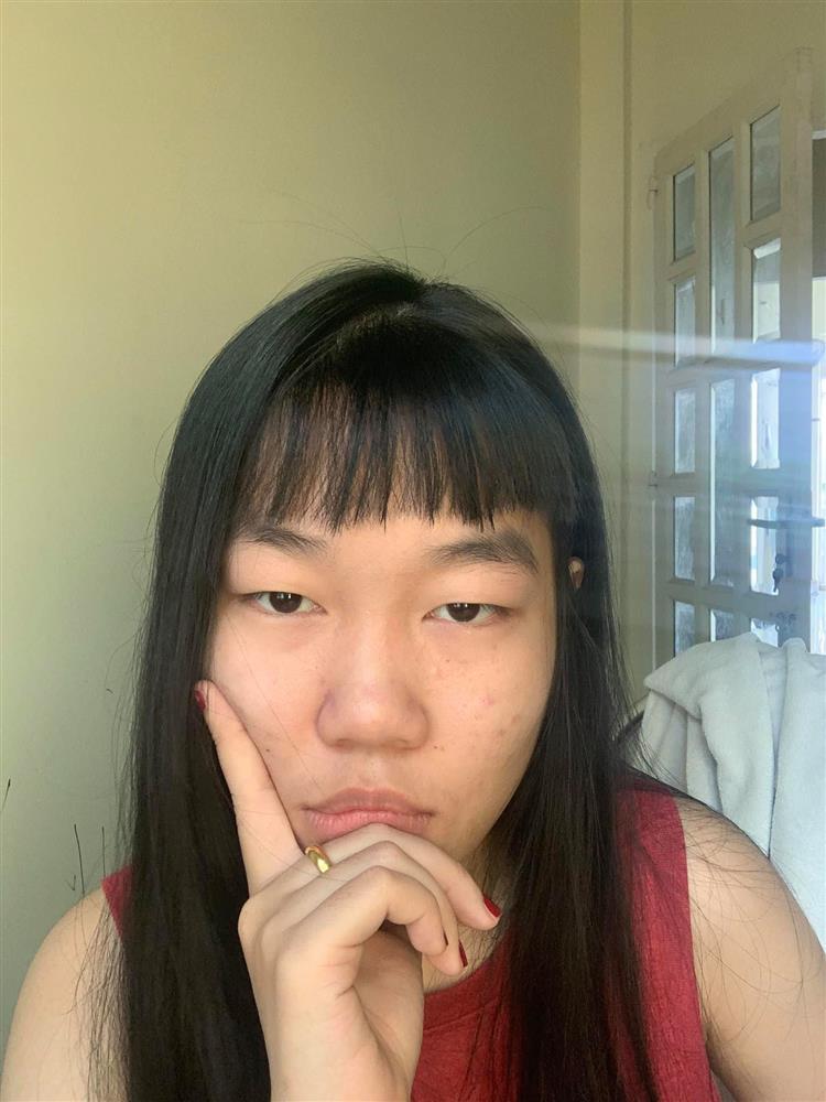 Le Thuy in hot clothes, showing off her thick armpit hair like the Amazon forest: Think it's funny? - Photo 9