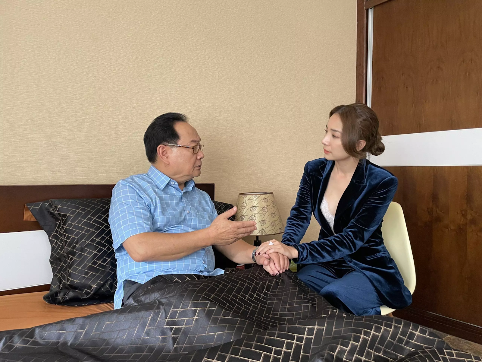 Minh Khuê - Mỹ nhân nặng tình của Thương ngày nắng về: Mạnh mẽ vượt biến cố cuộc đời - Hình 8