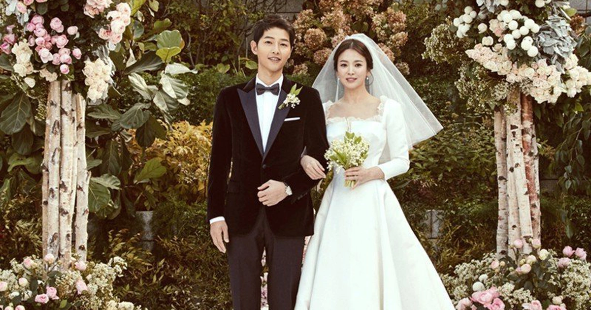 Song Hye Kyo bị bắt gặp thân thiết với trai lạ ở trời Tây giữa tin đồn tái hợp Song Joong Ki - Hình 1