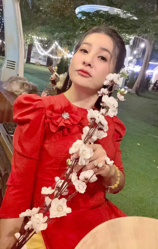 Nhà báo nổi tiếng mắng thẳng mặt Cát Phượng vì nói đàn ông mê hải sản bình thường: Đừng suy đồi! - Hình 4
