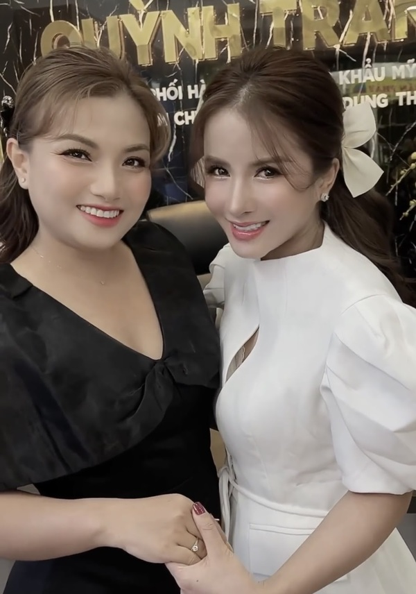 Bà Nhân bị Quỳnh Trần JP bơ đẹp đến suýt khóc, nghi vấn rạn nứt, để lộ mặt bóng dầu gây tranh cãi? - Hình 6