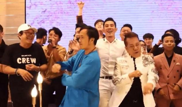 Hoài Linh quẩy bar sàn cực sung tại nhà thờ Tổ 100 tỷ sau ồn ào từ thiện, netizen liền mỉa mai - Hình 10