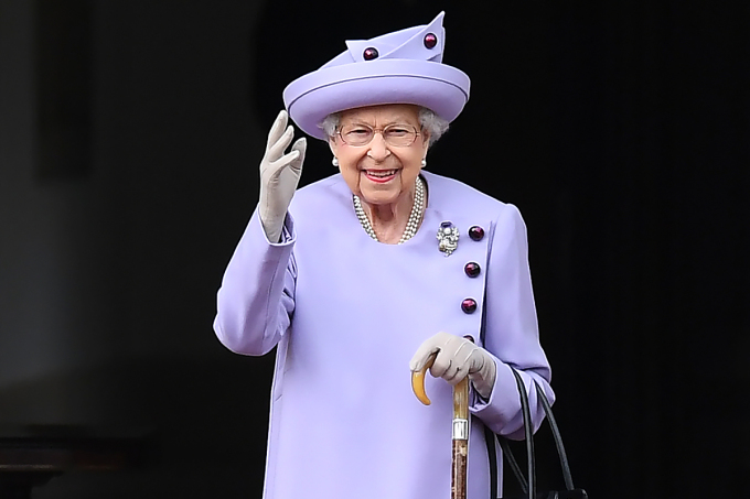 Meghan không dự đám tang Nữ hoàng, Hoàng tử Harry không kịp nhìn mặt bà lần cuối? - Hình 1