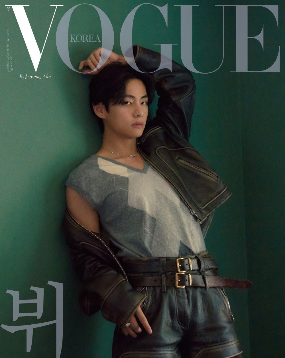 V (BTS) tái xuất, khoe lưng trần giữa ồn ào yêu Jennie (Blackpink), nhận thêm 1 tin vui cực khủng - Hình 2