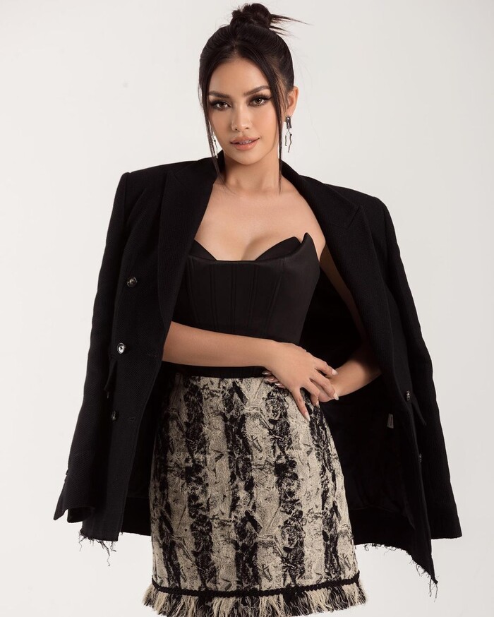 Miss Grand của ông Nawat có tuyên bố bất ngờ, 'cà khịa' khi thấy Ngọc Châu nổi bật tại Miss Universe - Hình 8
