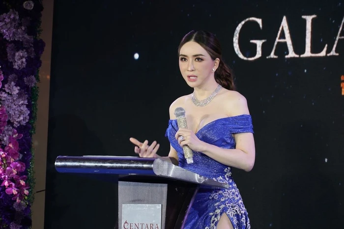 Miss Universe Hy Lạp lấn lướt Ngọc Châu, nàng hậu công khai 1 thứ khiến đối thủ tắt điện? - Hình 8