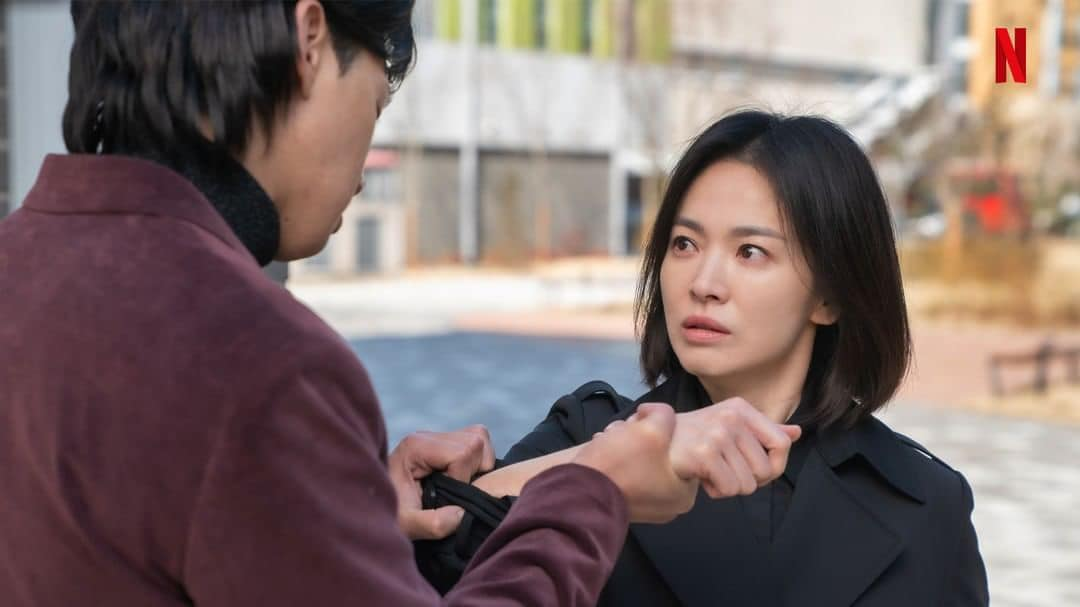 Song Hye Kyo bị miệt thị khi đóng cảnh cởi áo trên màn ảnh, fan bức xúc bênh vực? - Hình 4