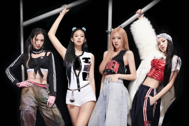 BLACKPINK bằng mặt không bằng lòng, thân thiết chỉ là ngụy tạo, Lisa - Jennie bất mãn ra mặt? - Hình 1