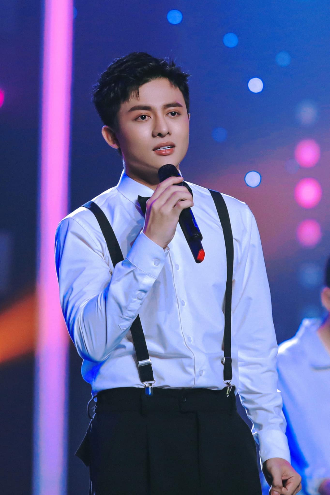 Henry Ngọc Thạch: Từ cát-xê 80 ngàn, bị chèn ép đến Hot boy làng nhạc, phớt lờ các tin nhắn gạ gẫm - Hình 4