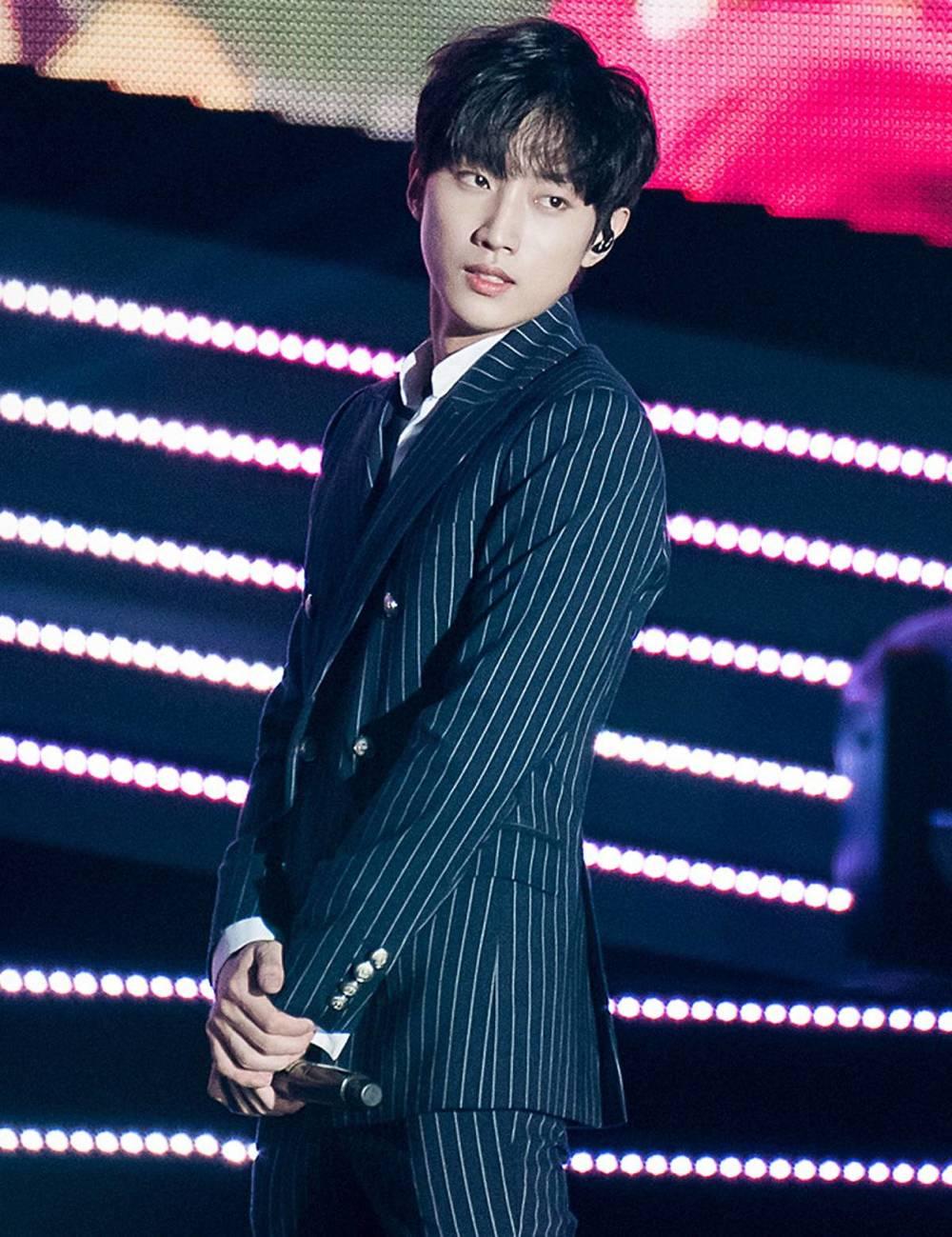 Jung Jin Young (B1A4): Mỹ nam toàn năng của giải trí Kbiz, được gọi là ông nội vì lý do đặc biệt - Hình 3