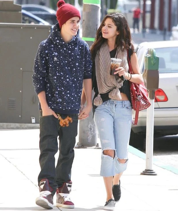 Selena Gomez slammed Justin Bieber, recalling a time of suffering, pleading: Stop begging the past. - Photo 4