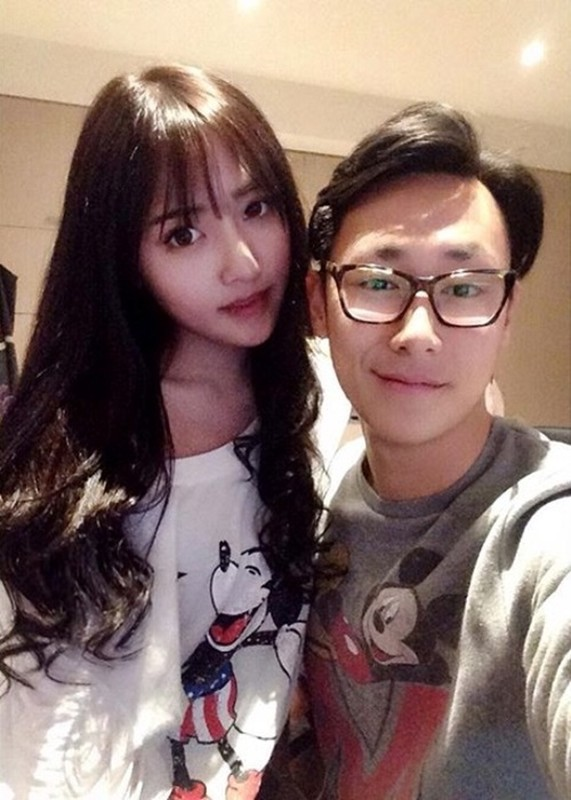 Suspicion of Rocker Nguyen dating Nam Ems sister: Fighting alone after the event, taking good care of each other? - Photo 8