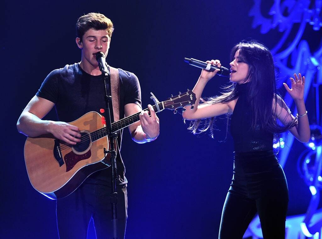 Shawn Mendes hóa phi công hẹn hò đàn chị hơn 12 tuổi, netizen đỏ mặt nhìn chằm chằm vào 1 thứ - Hình 9